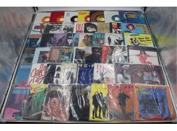 VINYL RECORDS 45RPM MISCELLANEOUS RECORDS BOX LOT (ARETHA FRANKLIN, WHITNEY HOUSTON, STEVIE WONDER)