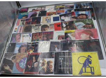 2 BINDERS OF 45RPM RECORD SLEEVES (MICHAEL JACKSON, JOHN DENVER)