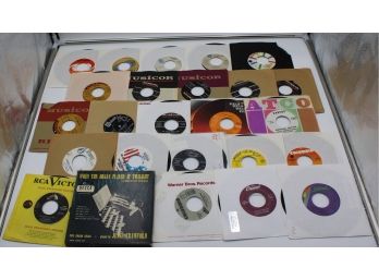 VINYL RECORDS 45RPM MISCELLANEOUS BOX LOT (ELVIS, PAUL MCCARTNEY, WILLIE NELSON)