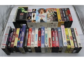 (32) COMEDY MOVIES VHS BOX LOT (WEEKEND AT BERNIES, ANGELS IN THE OUTFIELD)