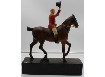 HUNTER BALTIMORE RYE 'FIRST OVER THE BARS' HORSE VINTAGE LIQUOR STATUE