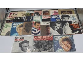 VINYL RECORDS 45RPM MISCELLANEOUS IN BINDER (PAUL ANKA, BOBBY VINTON)