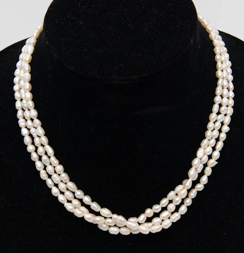 Triple Strand Of Fresh Water Pearls #34908 | Auctionninja.com