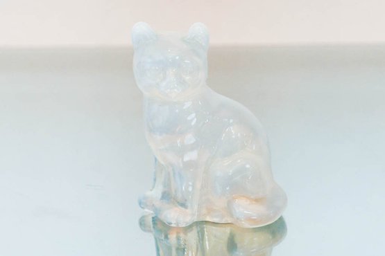 3.5' Fenton Crystal Velvet Cat