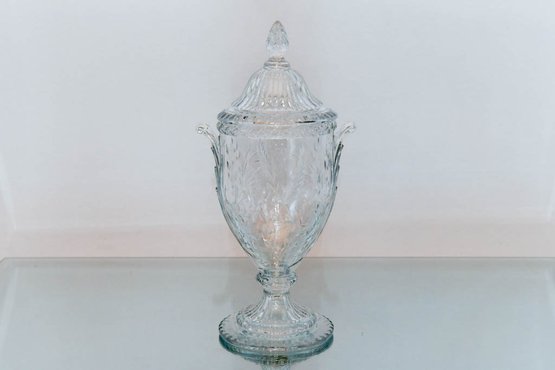 10' Cambridge Clear Footed Urn With Lid