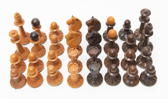 Vintage Wood Chess Pieces (32)
