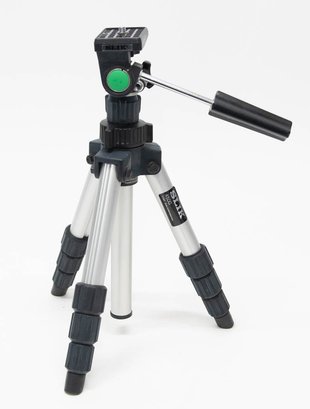 SLIK 450G Camera Tripod Compact Lightweight Adjustable Height 12' To 36'