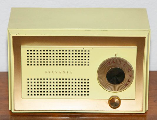 1950s Sylvania Yellow 5 Tube Radio