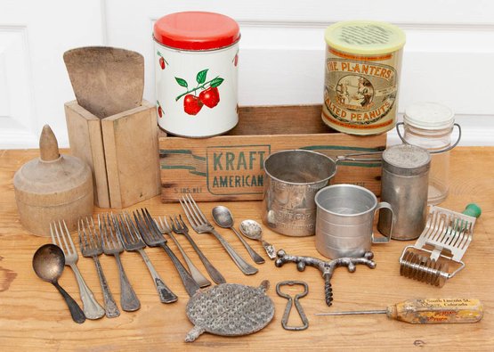 Primitive And Vintage Kitchen Items