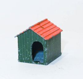 1.5' Britain's Miniature Dog Kennel