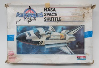 1986 Monogram NASA Space Shuttle Model Kit 1:72
