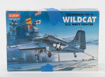 Academy Grumman F4F-4 Wild Cat US Navy Fighter 1:72 Model Kit