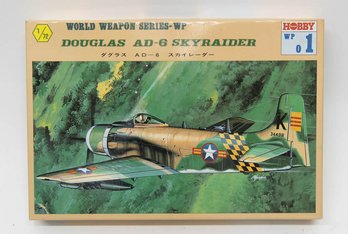 World Weapon Series Douglas AD-6 Skyraider 1:72 Model Kit