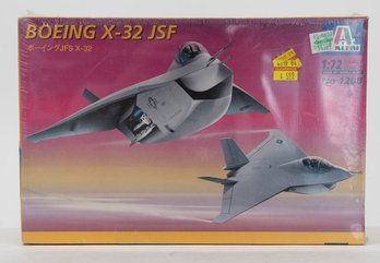 Italeri Boeing X-32 JSF 1:72 Model Kit (shrink Wrapped)
