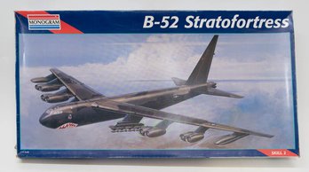1995 Monogram B-52 Stratofortress 1:72 Model Kit