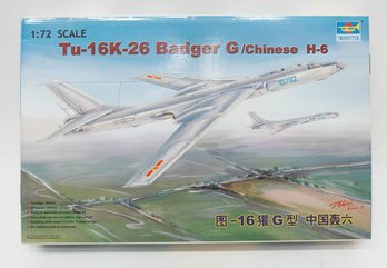 Trumpeter Tu-16K-26 Badger G 1:72 Model Kit