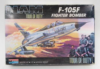 1988 Monogram F-105F Fighter Bomber 1:72 Model Kit