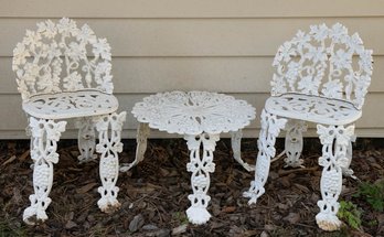 White Victorian Outdoor Table And Chairs