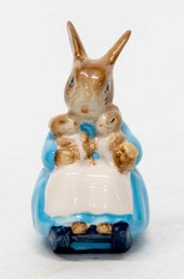 1989 Royal Albert Beatrix Mrs. Rabbit & Bunnies Porcelain Figurine