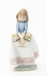 1988 Lladro ' May Flowers' Porcelain Figurine #5467