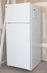 GE Model GTS18GTHLRWW Refrigerator