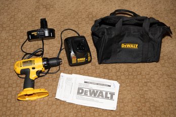 DeWalt 18V Screwdriver With Bits