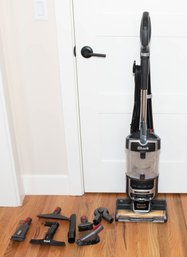 Shark Navigator Lift Away Upright Vacuum Works Great