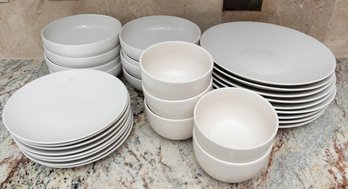 Gibson Elite Bowls And Plates