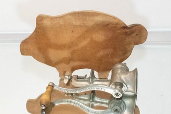 Vintage Wooden Pig Cutting Board With Universal Hand Grinder