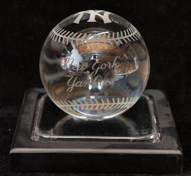 New York Yankees Etched Glass Baseball Paperweight In Case