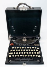 1920s Remington Portable Typewriter With Original Case