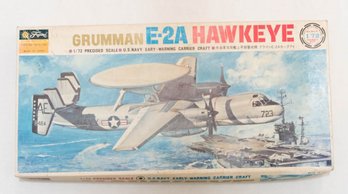 Grumman E-2A Hawkeye Model Kit 1:72