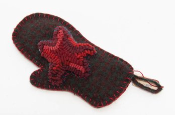 Americana Handmade Hooked Rug Potpourri Mitten