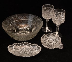 Lot Of Crystal And Glass Bowl, Nappy Dishes And Wine Glasses