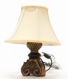 Distinctive Accents Rosettes Mini Lamp New In Box (Suggested Retail $20.00)