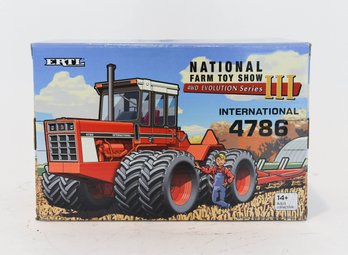 ERTL 2015 International 4786 Farm Toy 4WD Evolution Series III 1/32 Scale