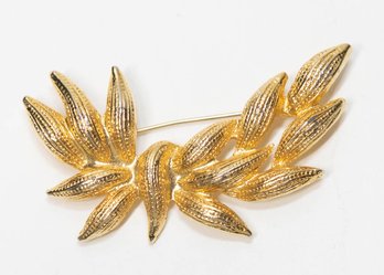 Crown Gold Tone Textured Marine Plant Leaf Brooch