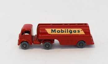 1960 Matchbox Thornycroft 2400 Gallon Trailer Tanker No.8 4'