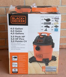 Black And Decker 4.0 Gallon Wet Dry Vacuum In Box