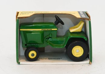 ERTL John Deere Lawn And Garden Tractor 1/16 Scale