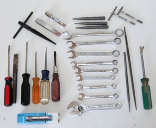 Lot Of Tools Including Pittsburgh Hand Speedy Tap
