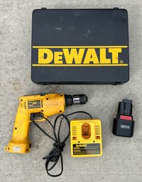 DeWalt Battery Versa Clutch Drill With Case, Battery And Charger