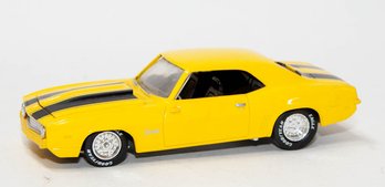 1998 Racing Champions Yellow 1969 Chevy Camaro 1/24 Scale