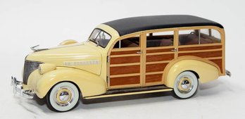 2000 Moto City Classics 1939 Chevy Master Deluxe 1/18 Scale