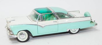 Road Tough Green 1953 Ford Hairline Crown Victoria 1/18 Scale