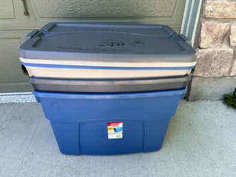 3 Rubbermaid 132L Tubs With Lids