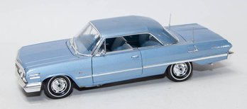 Welly Light Blue 1963 Chevy Impala 1/18 Scale With Box