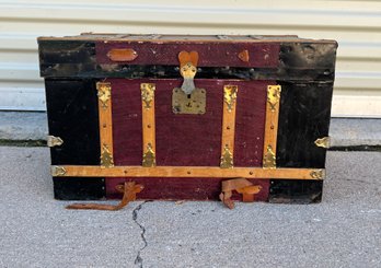 Doll Chest Or Possibly A Salesman Sample