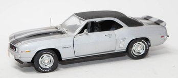 ERTL Silver 1969 Camaro Z28 Rally Sport 1/18 Scale With Box