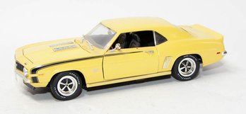 ERTL American Muscle Yellow 1969 Chevy Camaro SS 1/18 Scale